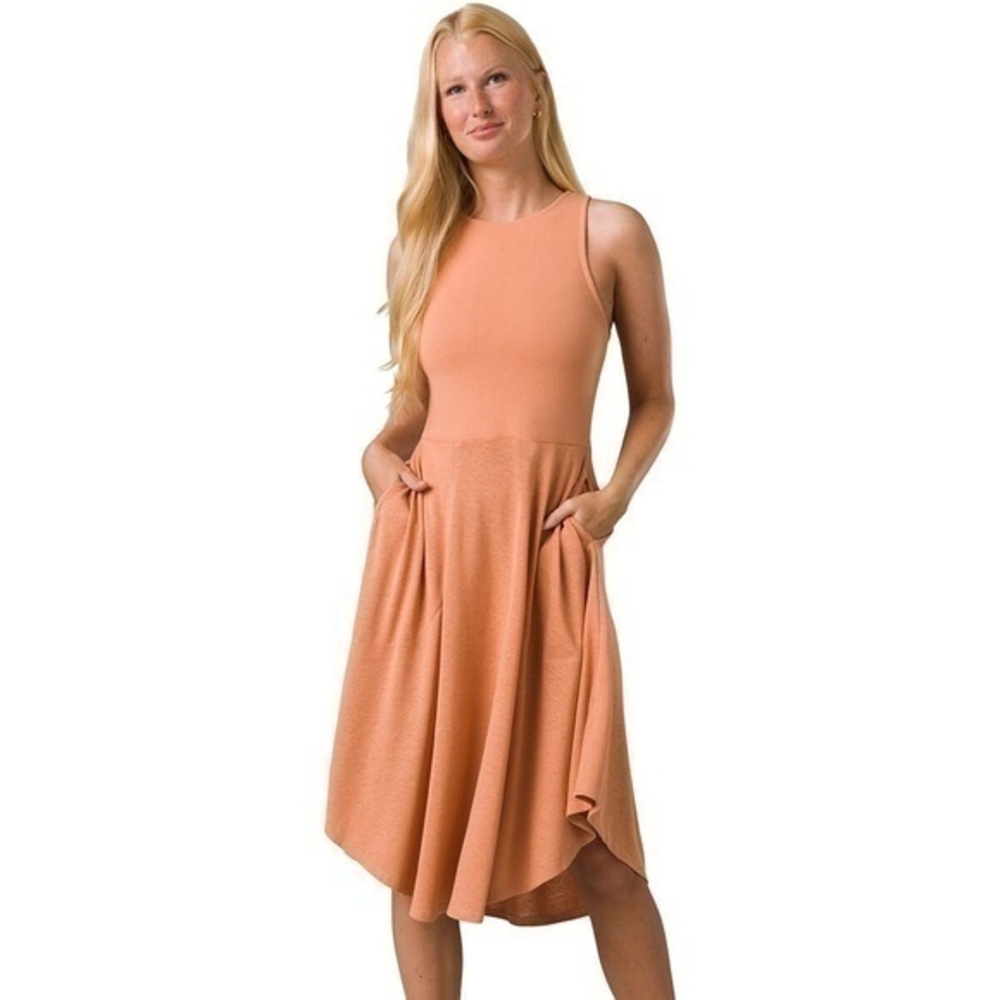 - personal closet - PrAna